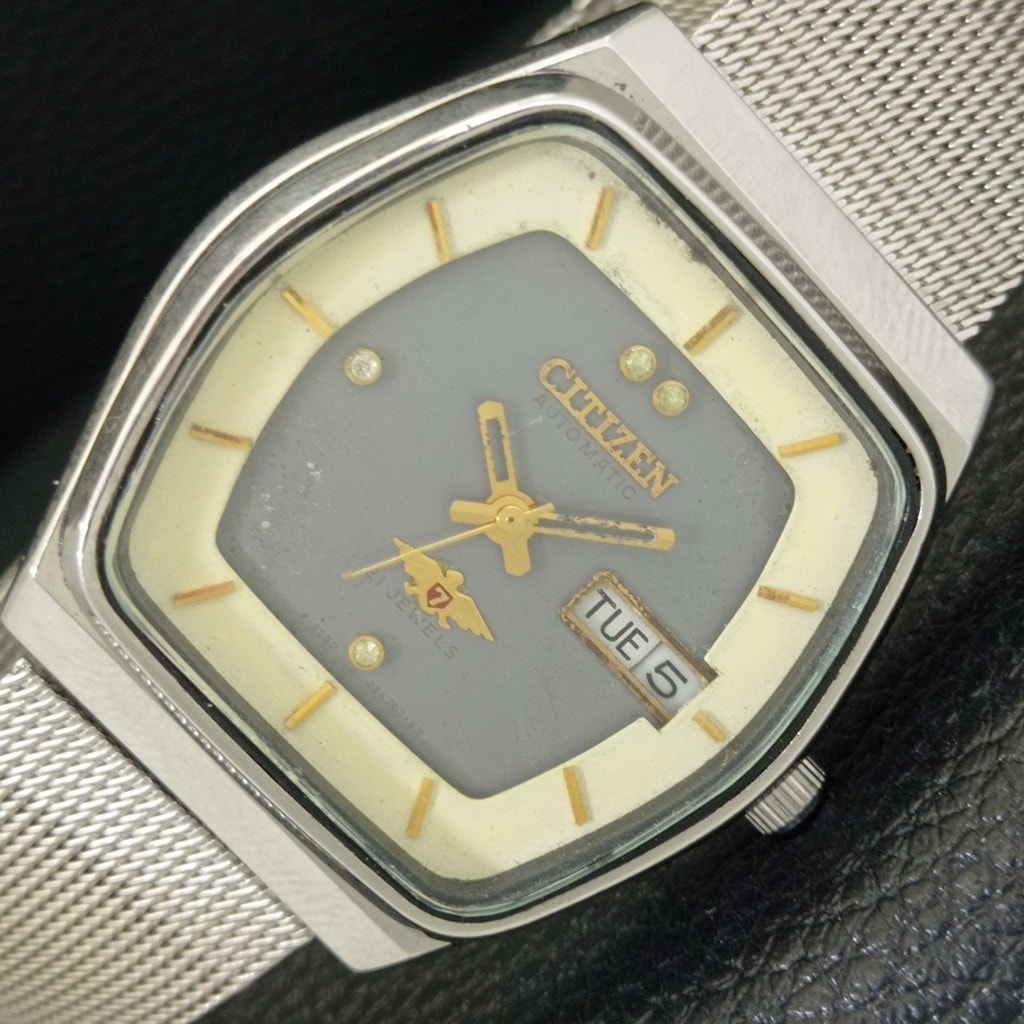 Vintage 1971 Citizen Automatic Mens Silver Watch WDaydate  Gold Accents